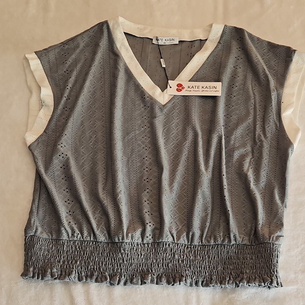 KATE KASIN Gray White Lace Geometric V-Neck Sleeveless Smocked Hem Blouse 2XL